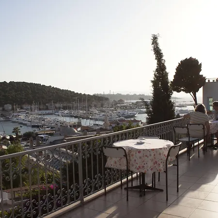 يالسين فندق 2*