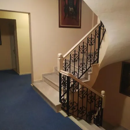 فندق يالسين