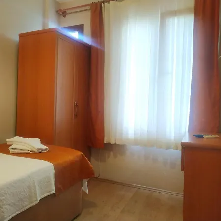 酒店 亚尔钦酒店 Çeşme
