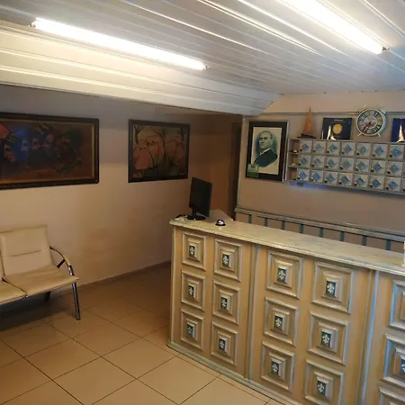 亚尔钦酒店 2* Çeşme