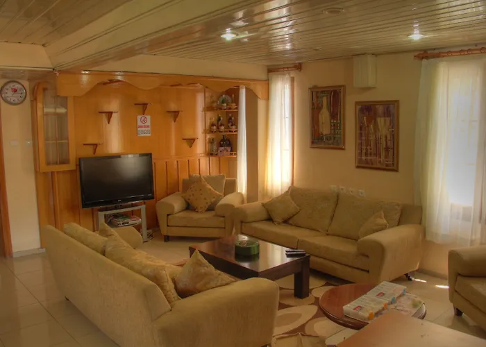 Yalcin Hotel Çeşme